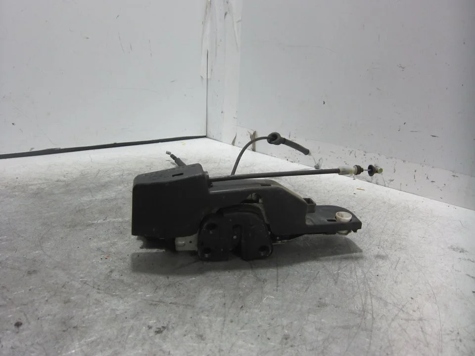 Foto de CERRADURA PUERTA DELANTERA IZQUIERDA KIA CARENS (UN) 2.0 CRDi (140 CV / 103 KW) referencia A045777