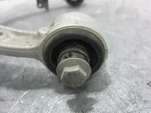 Foto de BRAZO SUSPENSION SUPERIOR DELANTERO DERECHO PORSCHE CAYENNE (TIPO 92A) referencia K195305 foto 3