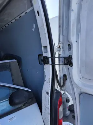 Foto de GOMAS CONTORNO PUERTA NISSAN INTERSTAR (X70) 2.5 dCi Diesel CAT (114 CV / 84 KW)