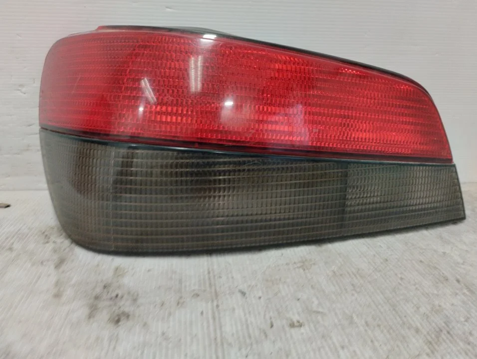 Foto de PILOTO TRASERO IZQUIERDO PEUGEOT 306 3/5 PT. (S1) referencia 9613328180