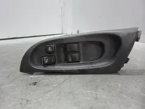 Foto de MANDO ELEVALUNAS DELANTERO IZQUIERDO NISSAN ALMERA (N16/E) 2.2 16V Turbodiesel CAT (110 CV / 81 KW) referencia 80961BM500