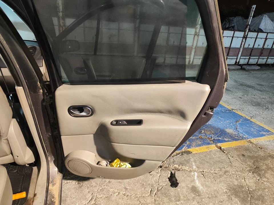 Foto de ELEVALUNAS TRASERO DERECHO RENAULT SCENIC II (JM) 1.9 dCi Diesel (120 CV / 88 KW) referencia 8200130628