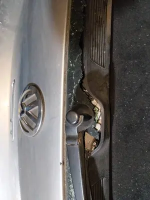 Foto de MOTOR LIMPIA TRASERO VOLKSWAGEN GOLF IV BERLINA (1J1)(10.1997)