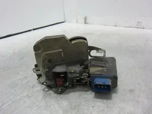 Foto de CERRADURA PUERTA TRASERA DERECHA BMW SERIE 3 BERLINA (E36) 2.0 24V (150 CV / 110 KW) referencia 8122420 foto 2