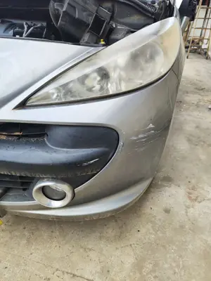 Foto de FARO IZQUIERDO PEUGEOT 207 CC CABRIO-COUPÉ 1.6 16V (120 CV / 88 KW)