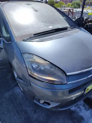 Foto de CAPO CITROEN GRAND C4 PICASSO 1.6 16V HDi FAP (109 CV / 80 KW) foto 2