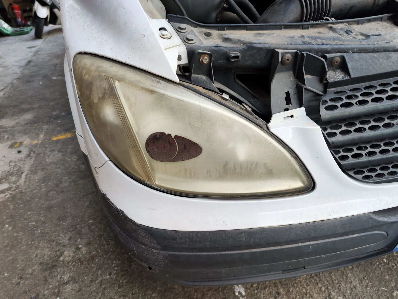 Foto de FARO DERECHO MERCEDES-BENZ VITO FURGÓN (639) 2.1 CDI CAT (109 CV / 80 KW)