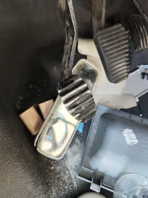 Foto de PEDAL EMBRAGUE CITROEN XSARA PICASSO 1.6 HDi CAT (9HY / DV6TED4) (109 CV / 80 KW)