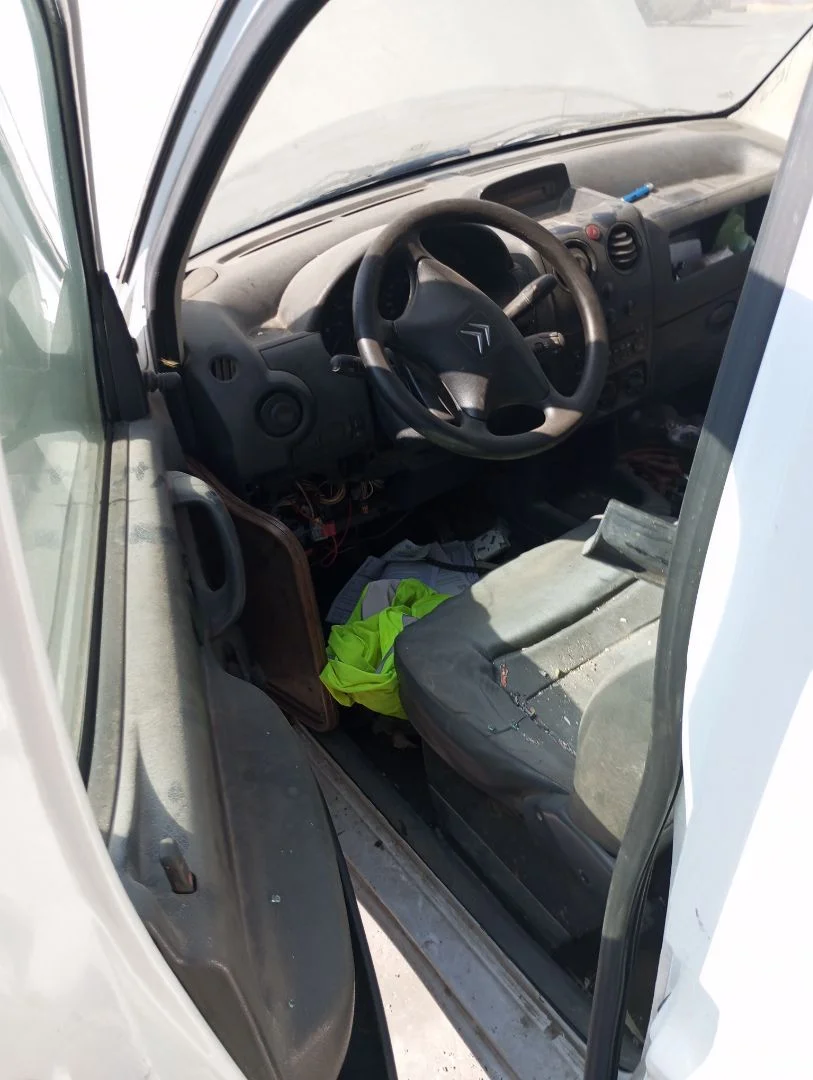 Foto de GOMAS CONTORNO PUERTA CITROEN BERLINGO 1.9 Diesel (69 CV / 51 KW)