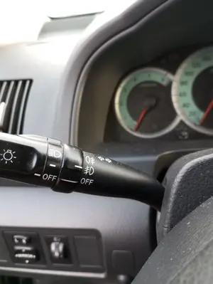 Foto de MANDO INTERMITENTES TOYOTA COROLLA VERSO (R1) 2.2 Turbodiesel CAT (136 CV / 100 KW)