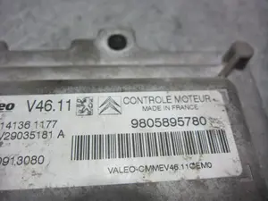 Foto de CENTRALITA MOTOR UCE CITROEN C4 CACTUS 1.2 12V VTi (82 CV / 60 KW) referencia 9805895780 foto 7