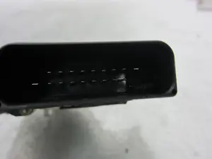 Foto de MOTOR ELEVALUNAS TRASERO IZQUIERDO SEAT LEON (1M1) 1.8 20V (125 CV / 92 KW) referencia 1C0959811A foto 2