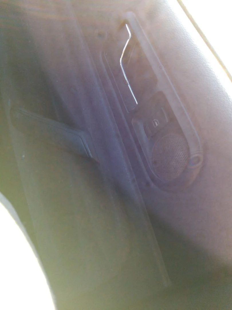 Foto de MANDO ELEVALUNAS TRASERO IZQUIERDO VOLKSWAGEN PASSAT BERLINA (3B3) 1.9 TDI (131 CV / 96 KW)
