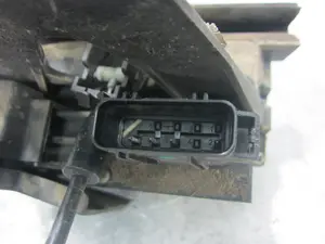 Foto de CERRADURA PUERTA TRASERA IZQUIERDA FORD FIESTA (CBK) 1.4 TDCi CAT (68 CV / 50 KW) referencia 2S61A264A27BN foto 4