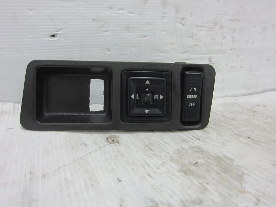 Foto de NO IDENTIFICADO MITSUBISHI L200 (K70) 2.5 Turbodiesel (99 CV / 73 KW) referencia MB6047