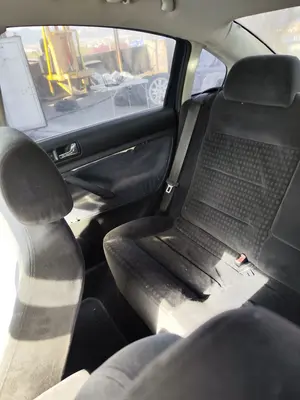 Foto de GUARNECIDO PUERTA TRASERA DERECHA VOLKSWAGEN PASSAT BERLINA (3B3) 1.9 TDI (131 CV / 96 KW) referencia 3B5867212AGFKZ