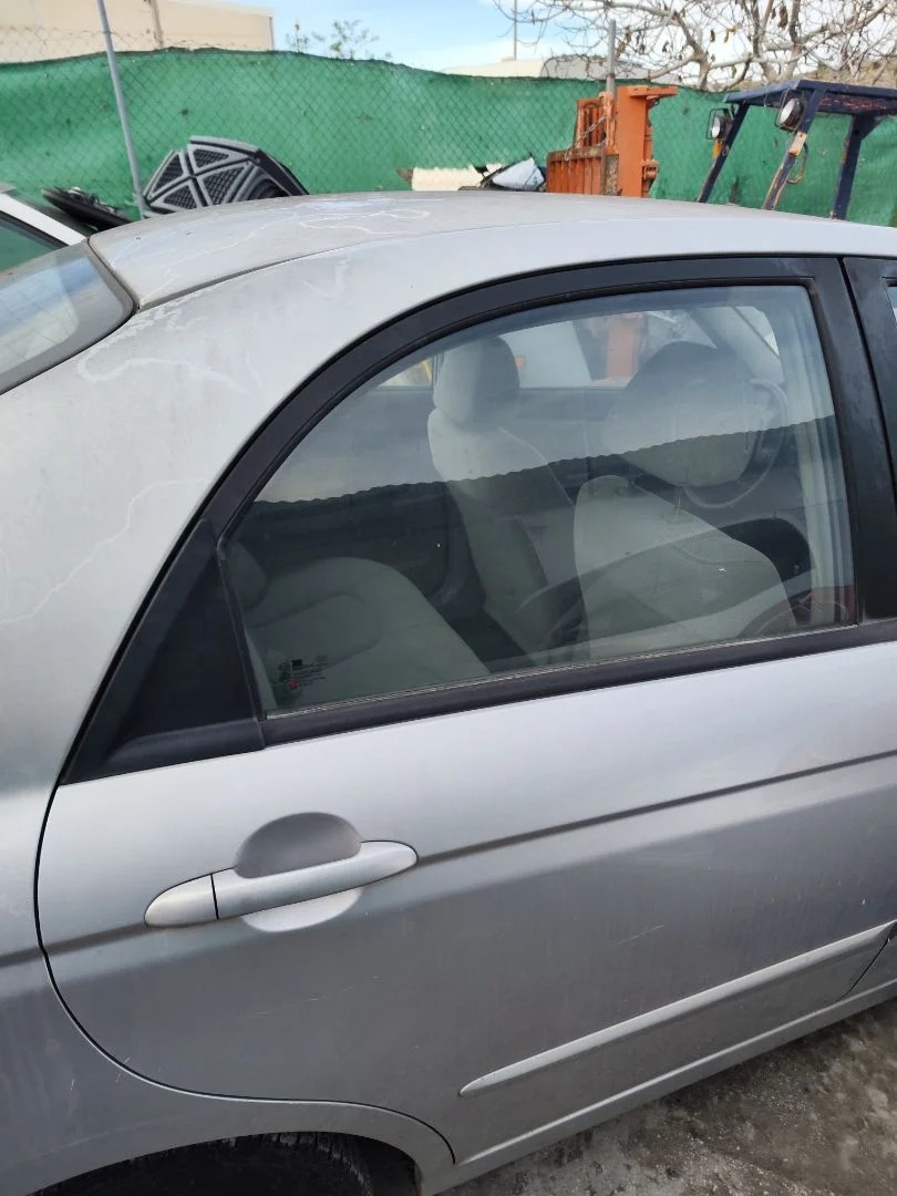 Foto de LUNA TRASERA DERECHA KIA CERATO (LD) 1.5 CRDi (102 CV / 75 KW) referencia 4421RGNS4FDW