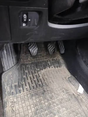 Foto de PEDAL EMBRAGUE DACIA SANDERO III 1.0 TCE CAT (91 CV / 67 KW) referencia 465031714R