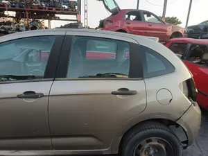 Foto de PUERTA TRASERA IZQUIERDA CITROEN C3 1.4  (73 CV / 54 KW)