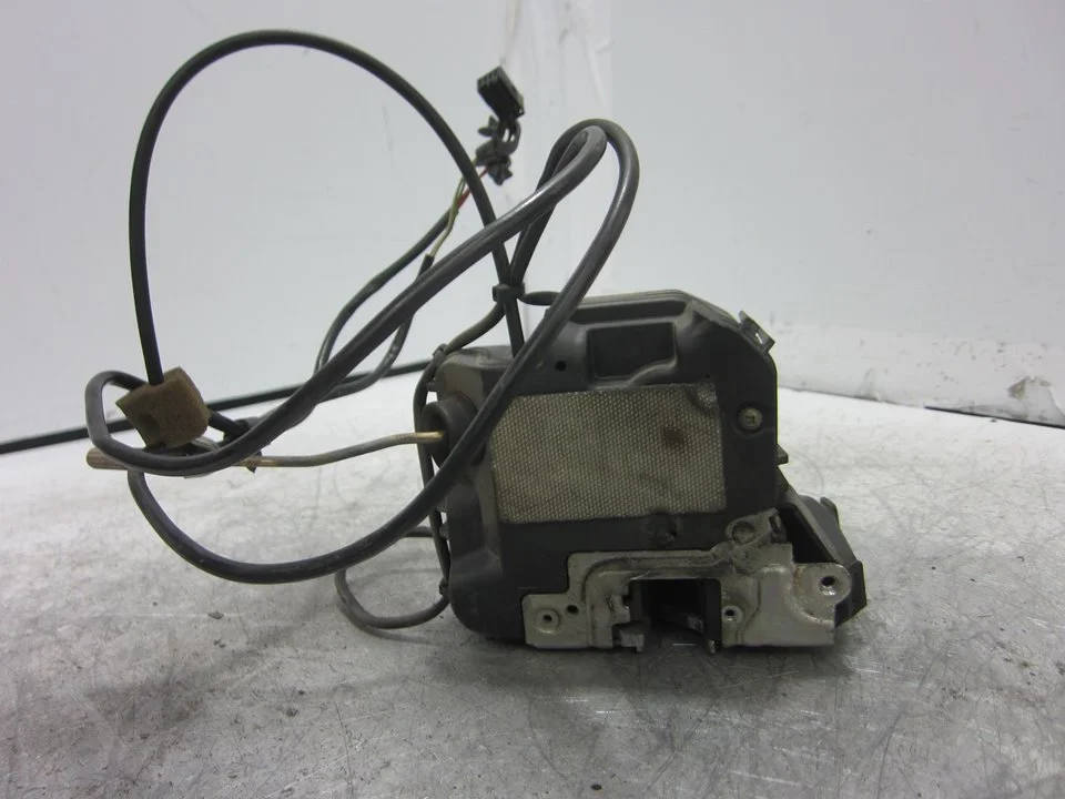 Foto de CERRADURA PUERTA DELANTERA IZQUIERDA MERCEDES-BENZ CLASE E (BM 211) BERLINA 2.2 CDI CAT (150 CV / 110 KW)