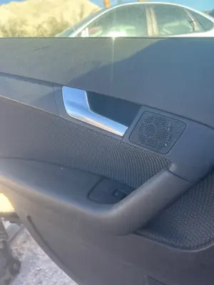 Foto de MANETA INTERIOR TRASERA IZQUIERDA AUDI A3 SPORTBACK (8PA) 1.6 16V FSI (116 CV / 85 KW) referencia 8P4839019E FKZ