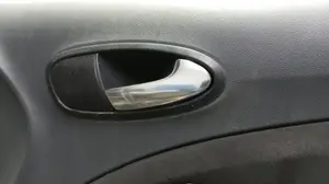 Foto de MANETA INTERIOR DELANTERA DERECHA SEAT ALTEA (5P1) 1.6 TDI (105 CV / 77 KW) referencia 5P0837114