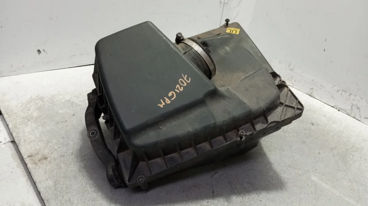Foto de CAJA FILTRO AIRE OPEL ASTRA H GTC 1.7 16V CDTI (110 CV / 81 KW) referencia 460023377