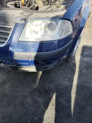 Foto de FARO IZQUIERDO VOLKSWAGEN PASSAT BERLINA (3B3) 1.9 TDI (131 CV / 96 KW) referencia 3B0941015AN