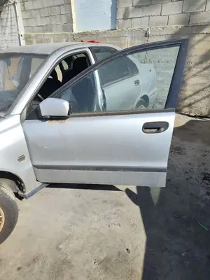 Foto de PUERTA DELANTERA IZQUIERDA VOLVO S40 BERLINA 1.9 Diesel CAT (116 CV / 85 KW) referencia 30632666