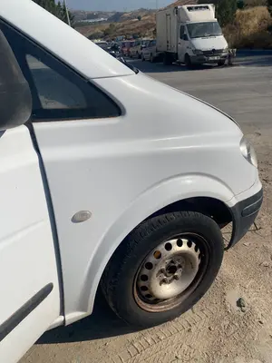 Foto de ALETA DELANTERA DERECHA MERCEDES-BENZ VITO FURGÓN (639) 2.1 CDI CAT (109 CV / 80 KW) referencia A6396305207