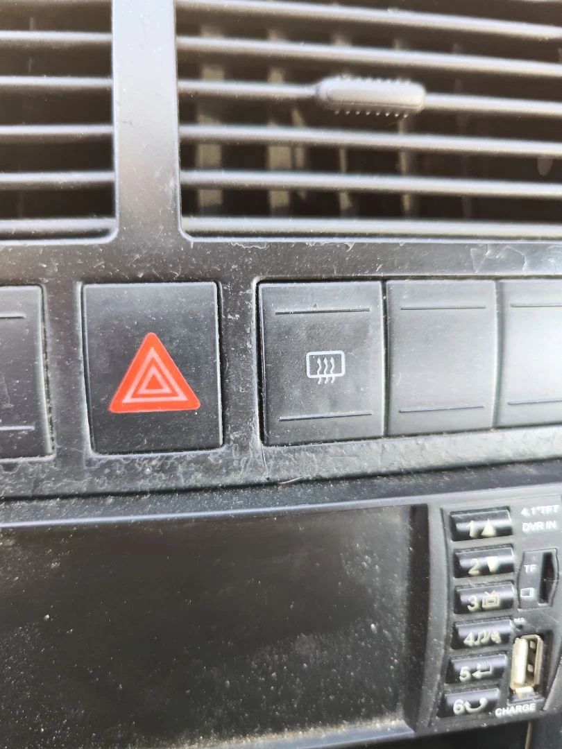Foto de WARNING VOLKSWAGEN POLO IV (9N1) 1.4 16V (75 CV / 55 KW)