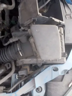 Foto de CAJA FILTRO AIRE FORD FOCUS BERLINA (CAP) 1.6 TDCi CAT (109 CV / 80 KW)