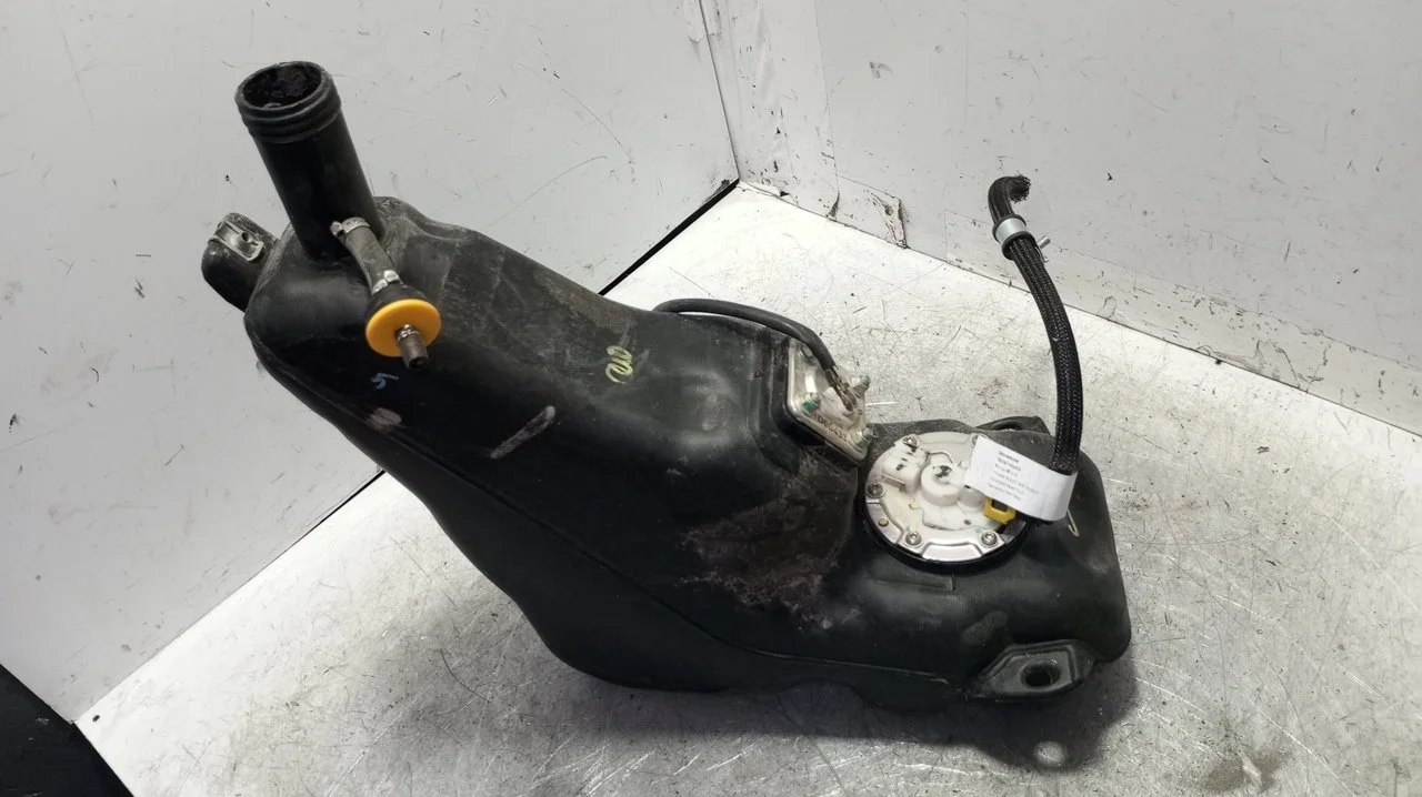 Foto de DEPOSITO GASOLINA APRILIA SR-GT 125 referencia 1B008139