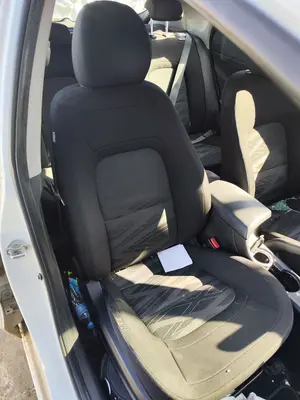 Foto de ASIENTO DELANTERO DERECHO KIA CEED (JD) 1.4 CAT (99 CV / 73 KW) foto 2