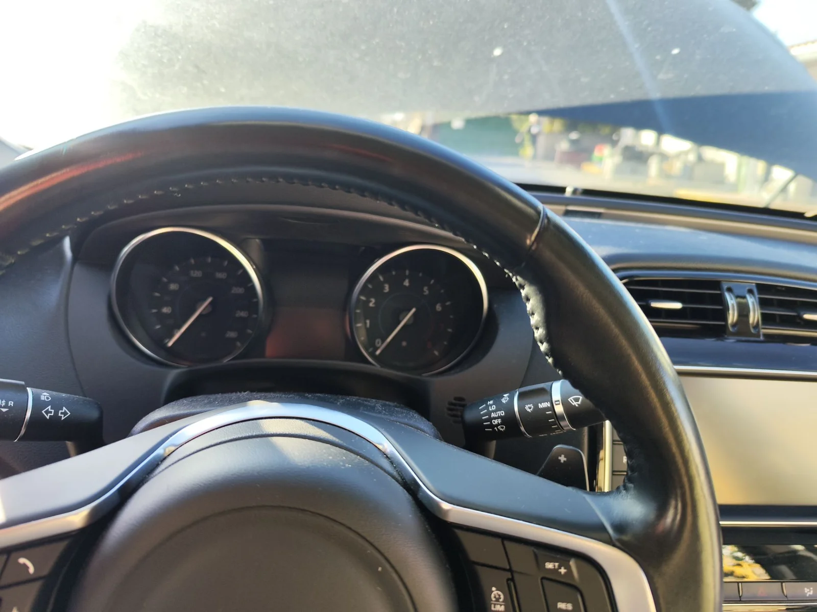 Foto de CUADRO INSTRUMENTOS JAGUAR XE 2.0 Turbo CAT (200 CV / 147 KW)