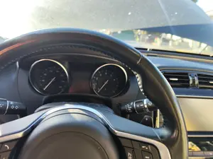 Foto de CUADRO INSTRUMENTOS JAGUAR XE 2.0  Turbo CAT (200 CV / 147 KW)