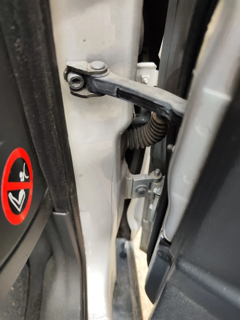 Foto de RETENEDOR PUERTA VOLVO S80 BERLINA 2.4 Diesel CAT (163 CV / 120 KW) referencia 6810966