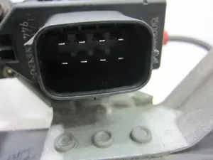 Foto de ELEVALUNAS DELANTERO DERECHO FORD MONDEO BERLINA (GE) 2.5 V6 24V CAT (170 CV / 125 KW) referencia 150010986 foto 3