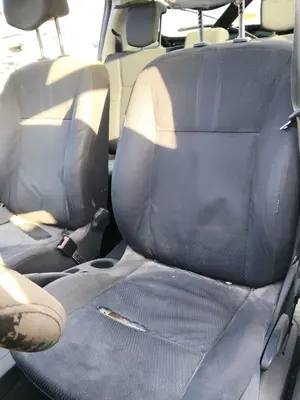 Foto de ASIENTO DELANTERO IZQUIERDO RENAULT CLIO III 1.2 16V (75 CV / 55 KW)