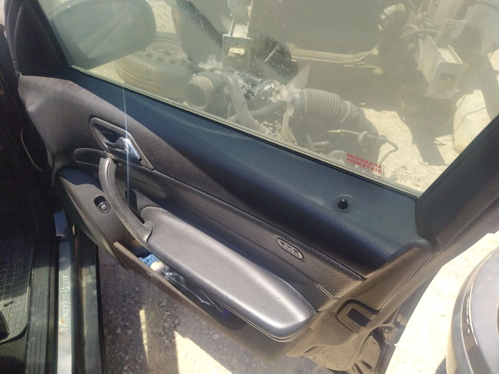 Foto de RETENEDOR PUERTA MERCEDES-BENZ CLASE C (BM 203) BERLINA 2.2 CDI CAT (150 CV / 110 KW) referencia A2037200116