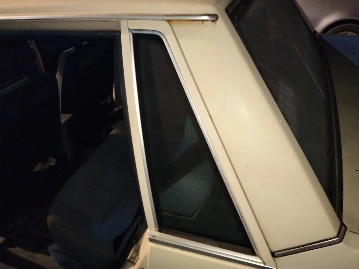 Foto de LUNA CUSTODIA TRASERA IZQUIERDA VOLVO SERIE 740 BERLINA/FAMILIAR