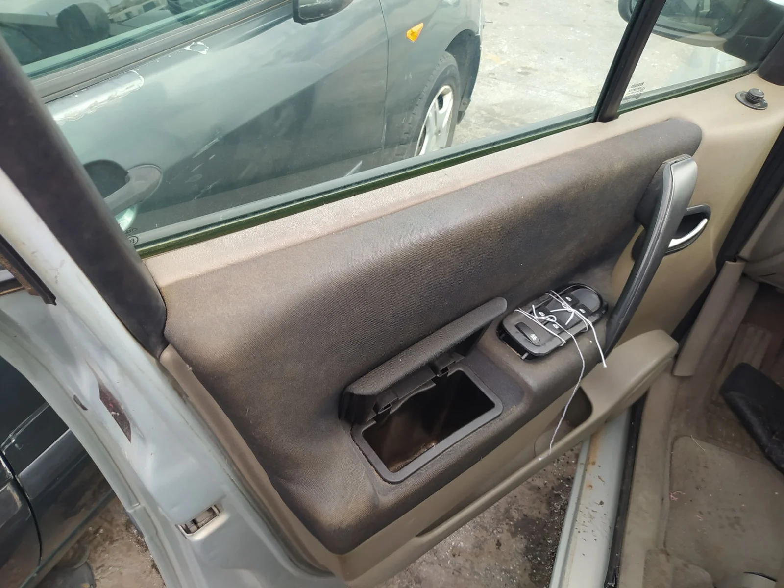Foto de MANDO ELEVALUNAS DELANTERO IZQUIERDO RENAULT SCENIC II (JM) 1.6 16V (113 CV / 83 KW)