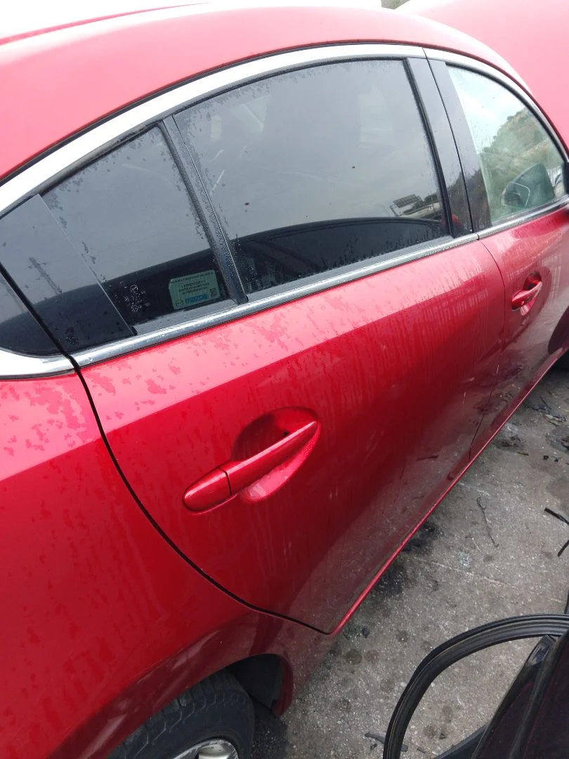 Foto de PUERTA DELANTERA DERECHA MAZDA 6 BERLINA (GJ) 2.2 Turbodiesel CAT (175 CV / 129 KW)