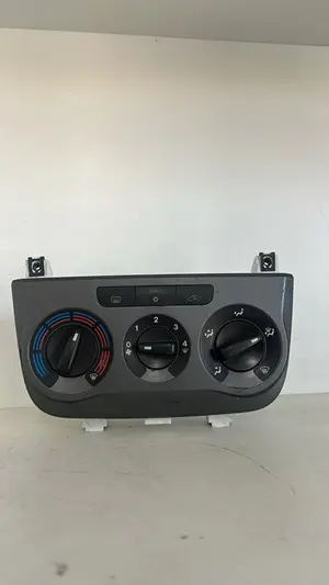 Foto de MANDO CALEFACCION / AIRE ACONDICIONADO ABARTH GRANDE PUNTO (199) referencia 77363918 foto 1