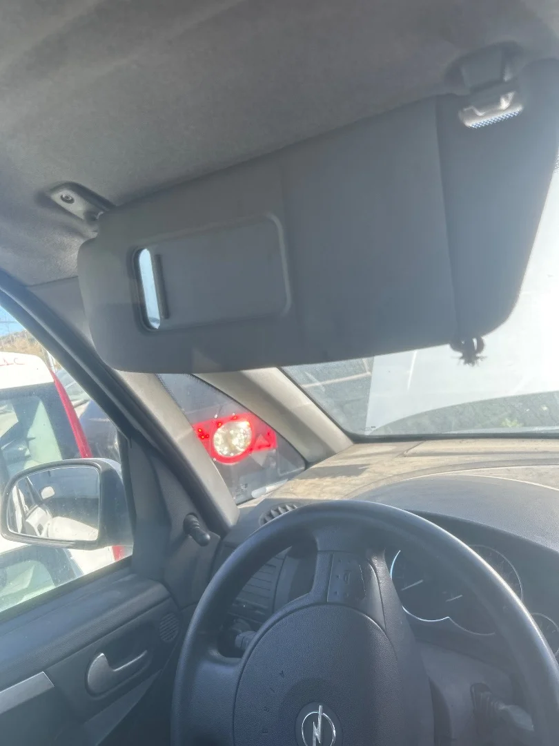 Foto de PARASOL IZQUIERDO OPEL MERIVA 1.6 16V (101 CV / 74 KW)