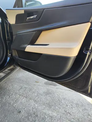 Foto de GUARNECIDO PUERTA DELANTERA DERECHA JAGUAR XE 2.0 Turbo CAT (200 CV / 147 KW) referencia T2H  9858 foto 2