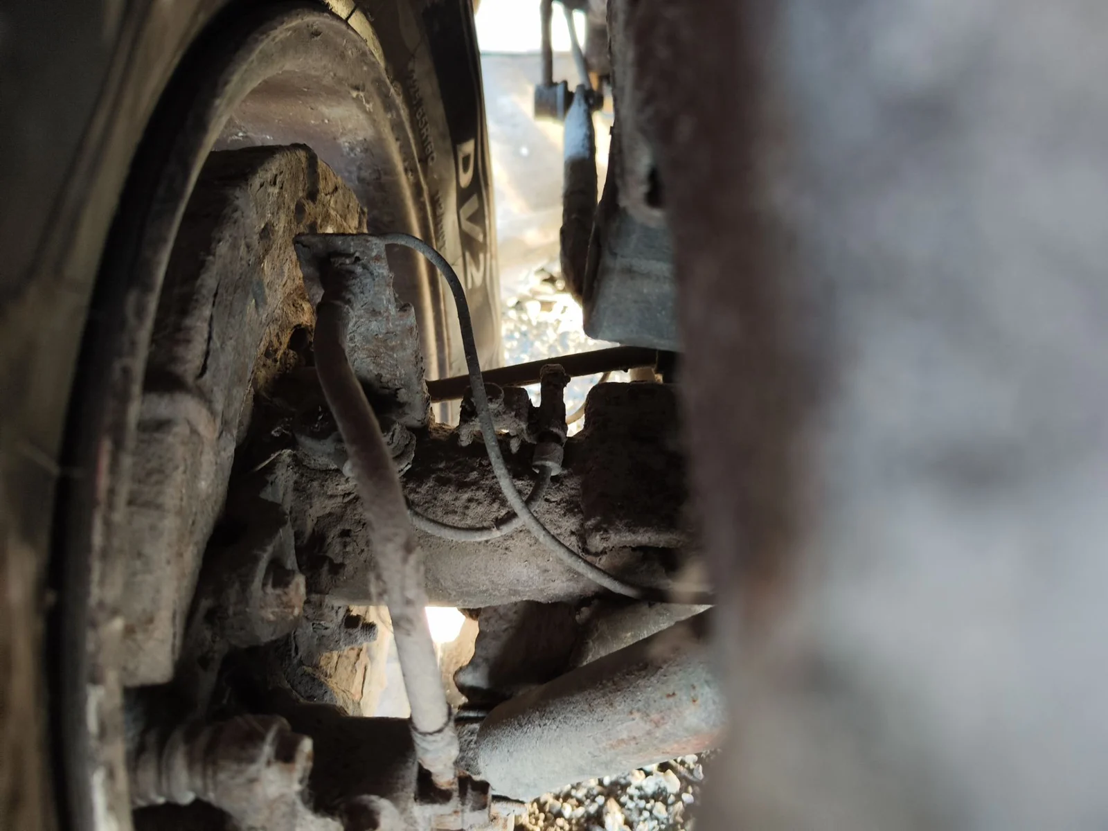 Foto de BRAZO SUSPENSION TRASERO IZQUIERDO HYUNDAI TERRACAN (HP) 2.9 CRDi CAT (150 CV / 110 KW)
