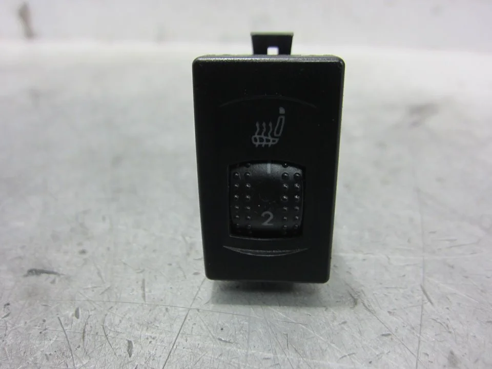 Foto de INTERRUPTOR VOLKSWAGEN PASSAT BERLINA (3B2) 1.9 TDI (116 CV / 85 KW) referencia 3B0963563