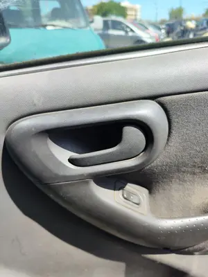 Foto de MANETA INTERIOR DELANTERA DERECHA OPEL COMBO (CORSA C) 1.3 16V CDTI CAT (Z 13 DT / LN9) (69 CV / 51 KW)