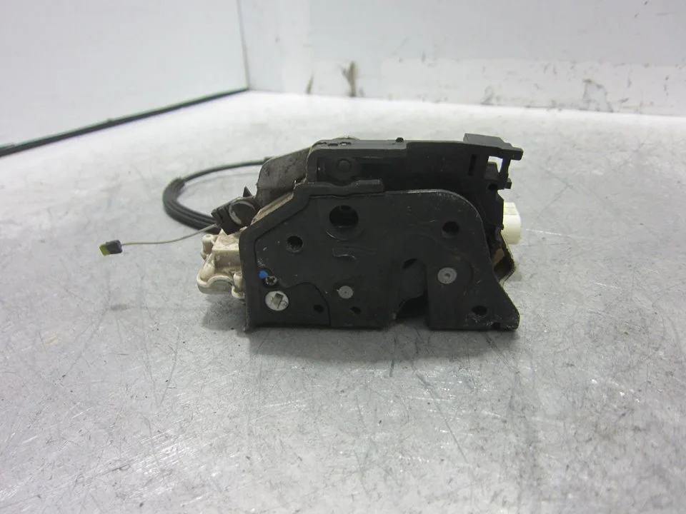 Foto de CERRADURA PUERTA DELANTERA DERECHA SEAT ALTEA XL (5P5) 1.9 TDI (105 CV / 77 KW) referencia 1P1837016
